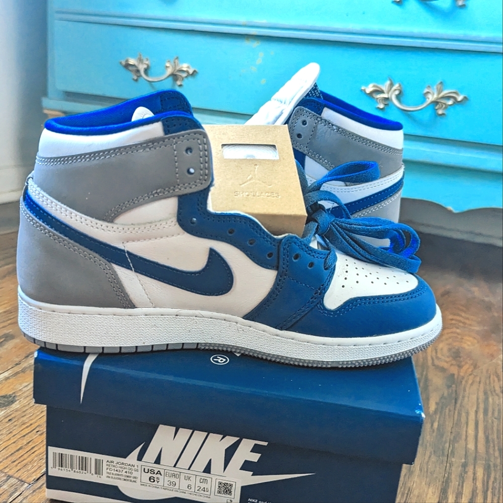 Air Jordan Retro OG Lunar 1's